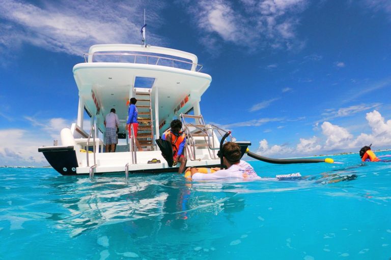 Snorkel en barco